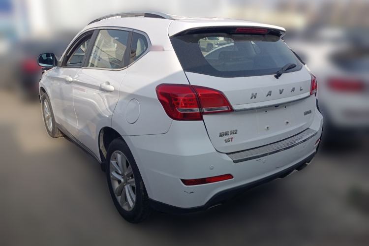 Used Haval H2 2016 Red Label 1.5T Manual Two-Wheel Drive Urban Edition Exterior 2