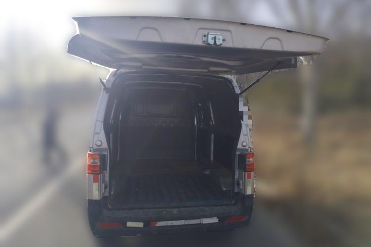 Used Jinbei Hiace X30 2023 1.5L Super-Enjoyment Van 2/5 Seats Non-Air-Conditioned Version SWC15M Trunk