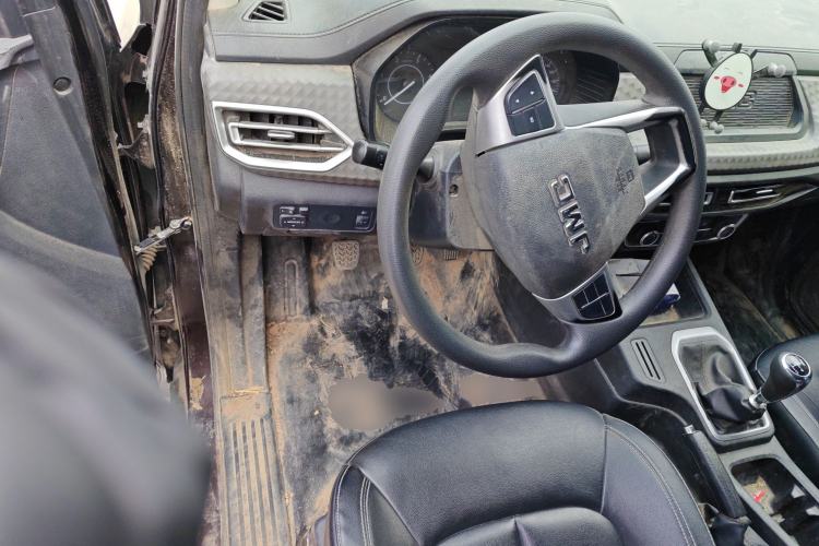 Used JMC Baodian 2023 2.5T Diesel Two-Wheel Drive Comfort Edition Standard Wheelbase JX4D25A6L Steering Wheel