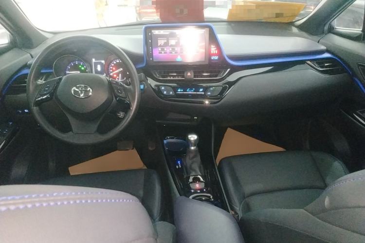 Used Toyota C-HR 2020 2.0L Leading Edition Interior 2