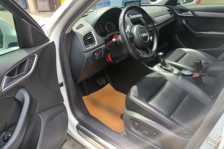 Used Audi Q3 2015 35 TFSI Ambition Edition Driver Seat