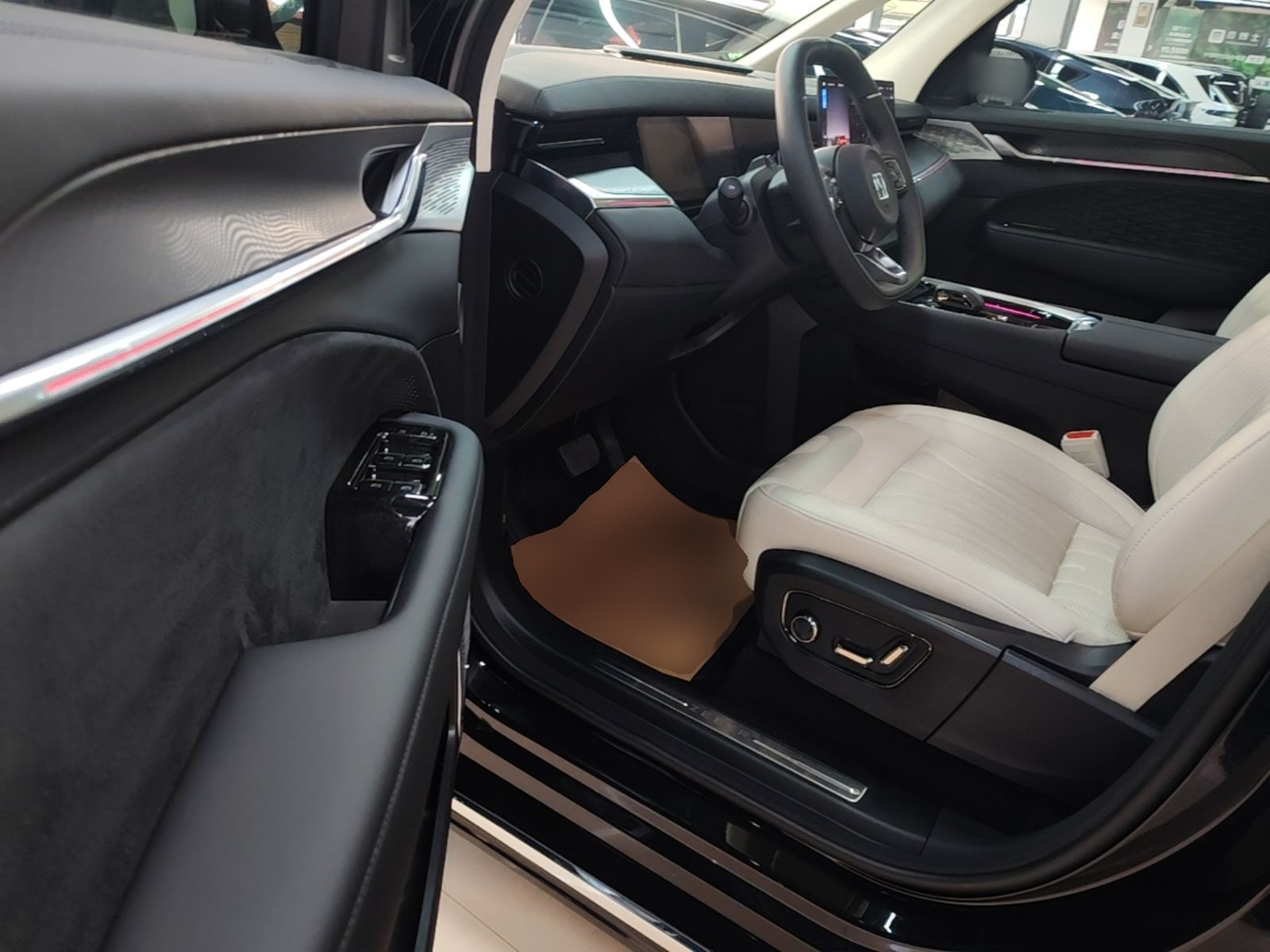 Zeekr 009 2024 GAC Trumpchi — снимка 18