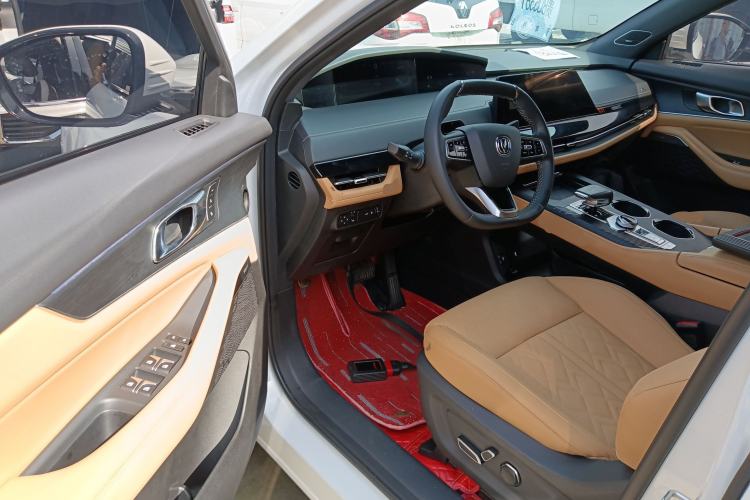 Used CHANGAN UNI-K 2021 2.0T All-Wheel Drive Prestige Version Driver Seat