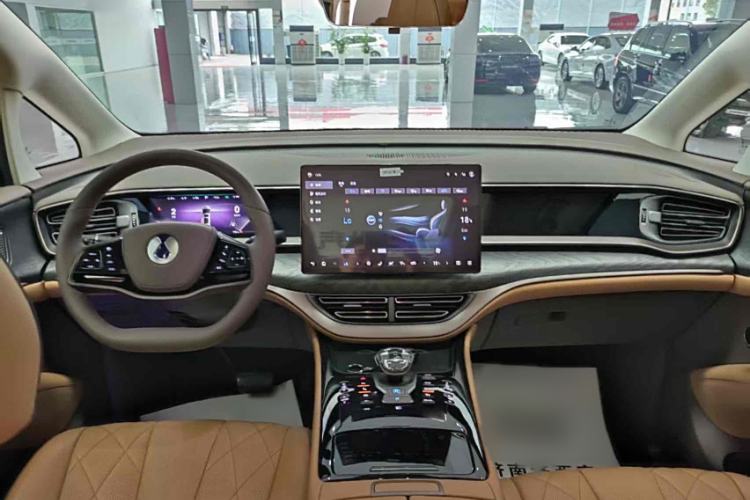 Used Denza D9 2022 DM-i 1040 Prestige Model