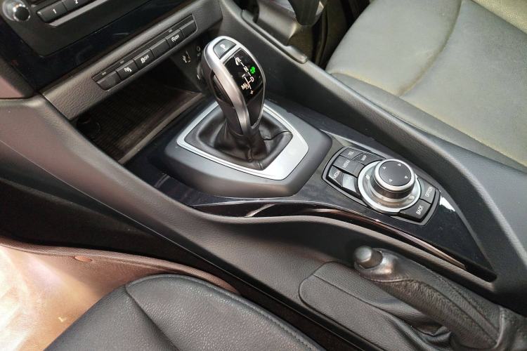 Used BMW X1 2015 sDrive18i Leading Edition