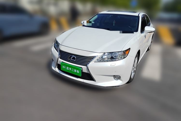 Used Lexus ES 2013 300h Elite Edition