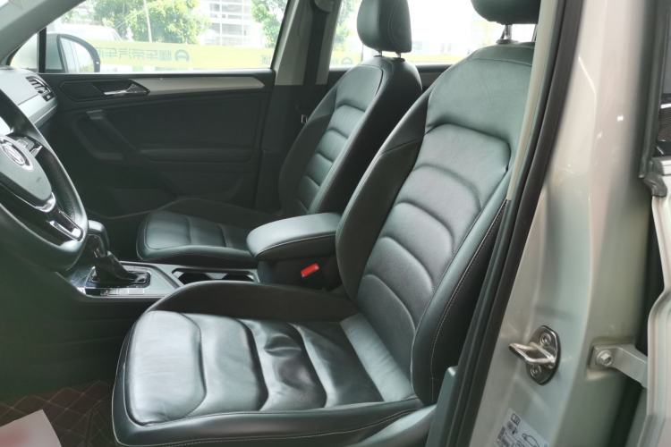 Used Volkswagen Tiguan L 2020 330TSI Automatic Two-Wheel Drive Smart Luxury Edition China VI Standard Left Front Seat