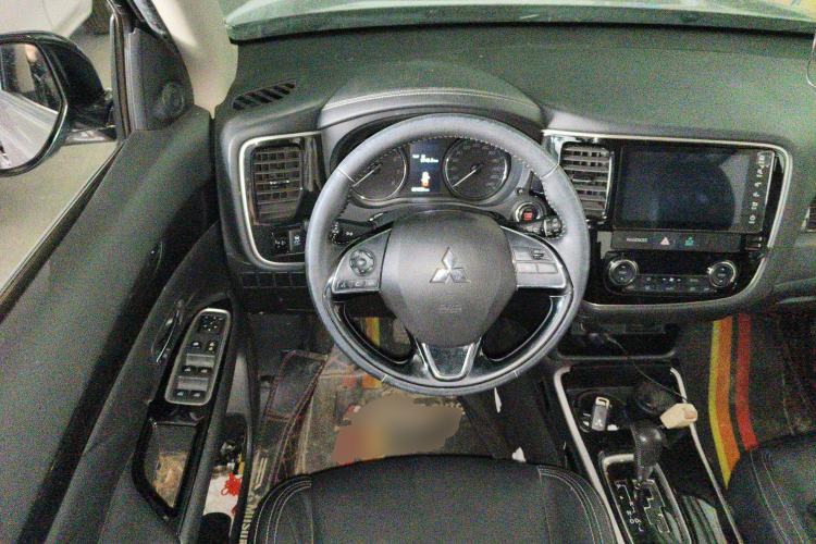 Used Mitsubishi Outlander 2019 2.0L Two-Wheel Drive Comfort Edition 5 Seats China VI Standard
