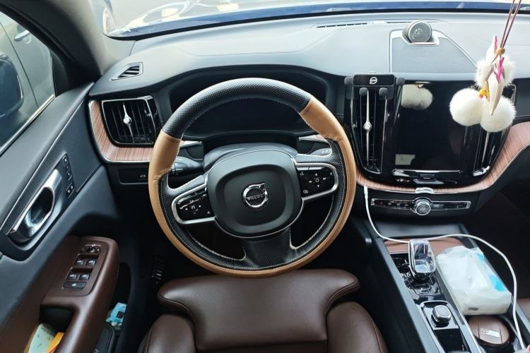 Used Volvo XC60 2025 B5 Four-Wheel Drive Smart & Advanced Luxury Edition

