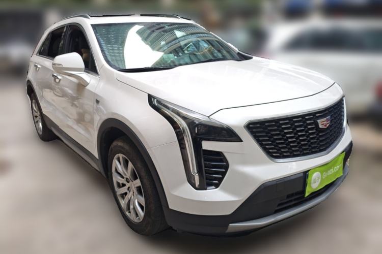 Used Cadillac XT4 2022 28T Two-Wheel-Drive Luxury Version Front Right 45 Deg