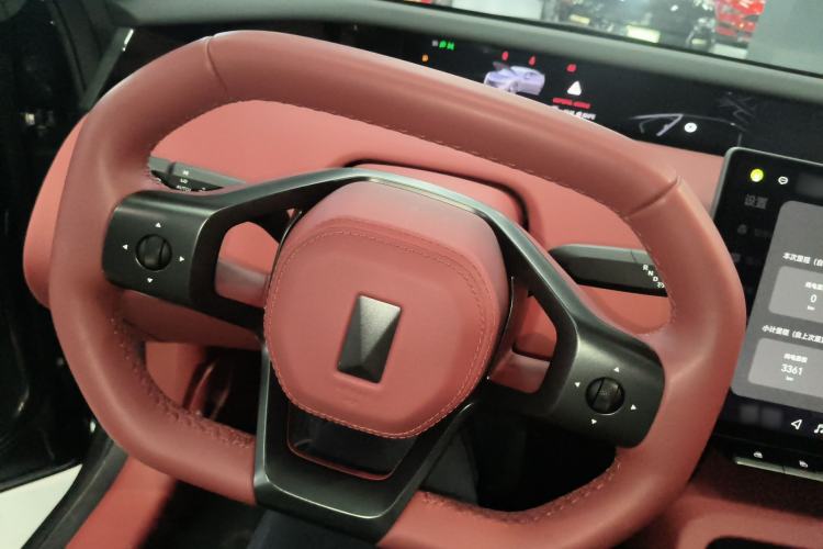 Used Avatr 12 2025 Year Updated Ultra Extended-Range Version Steering Wheel