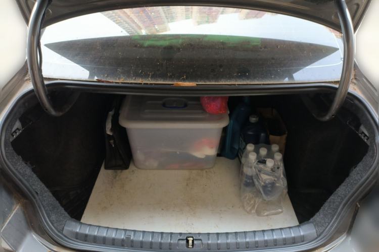 Used Volkswagen Bora 2013 1.6L Manual Fashion Edition Trunk