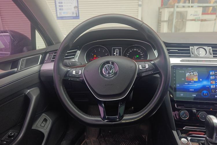 Used Volkswagen Magotan 2017 330TSI DSG Leading Model