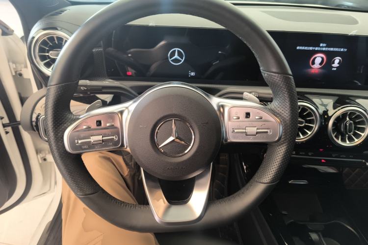 Used Mercedes-Benz A-Class 2022 Restyled A 200 L Sport Sedan Fashion Version Steering Wheel