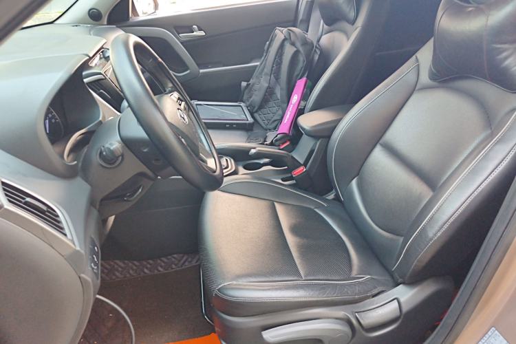 Used Hyundai ix25 2015 1.6L Automatic Two-Wheel Drive Smart GLS Trim Left Front Seat