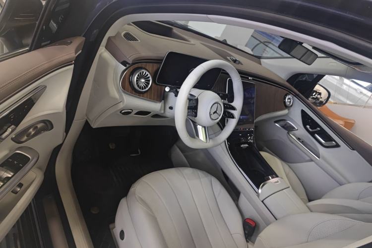 Used Mercedes-Benz EQE SUV 2023 350 4MATIC Luxury Edition Driver Seat