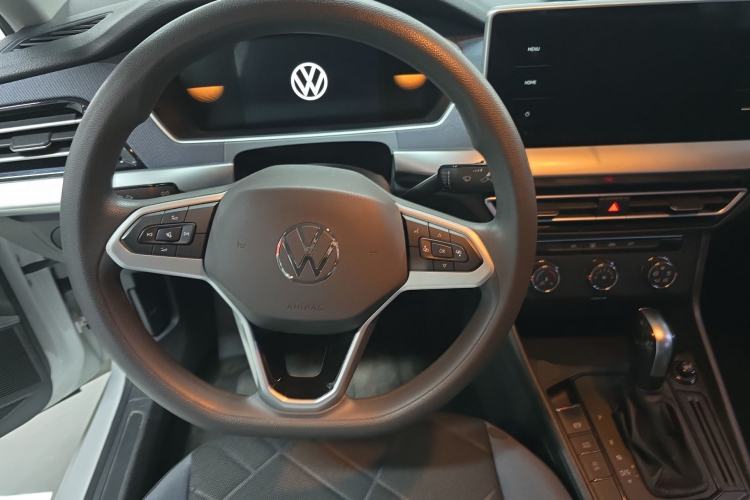 Used Volkswagen Lavida 2023 1.5L Automatic De Yi Edition Steering Wheel