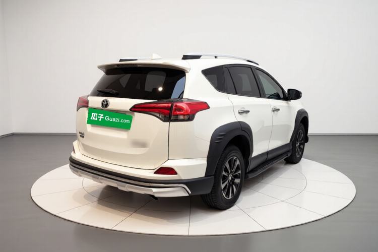 Used Toyota RAV4 2019 2.0L CVT Two-Wheel Drive Fashion X Limited Edition China V Standard
