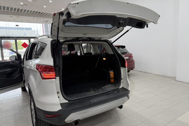 Used Ford Kuga 2013 1.6L GTDi Two-Wheel-Drive Trend Model Trunk
