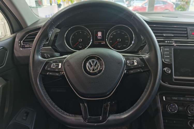 Used Volkswagen Tiguan L 2018 380TSI Automatic All-Wheel Drive Luxury Edition