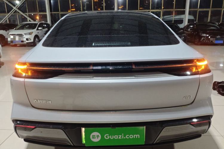 Used Geely Galaxy E8 2025 700 km Long-Range Intelligent Driving Version Rear