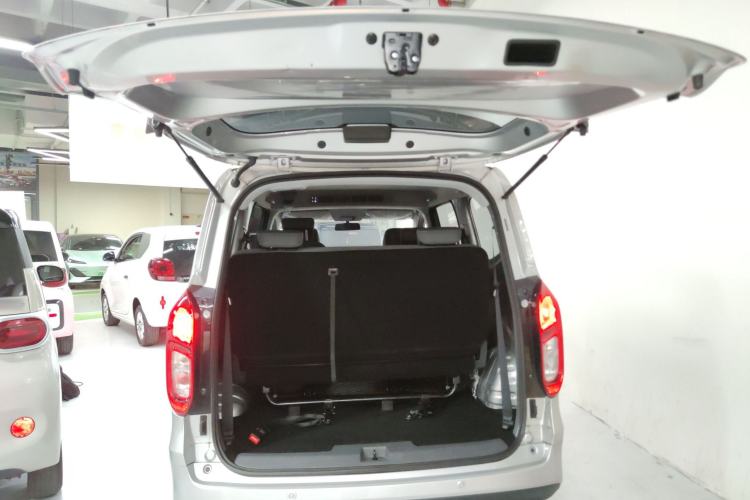 Used Wuling Hongguang New Energy 2025 Extended-Range Hybrid 50KM Comfort Version Trunk