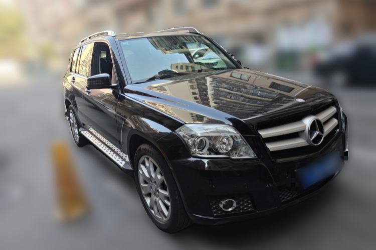 Used Mercedes-Benz GLK-Class 2010 GLK 300 4MATIC Fashion Model Front Right 45 Deg