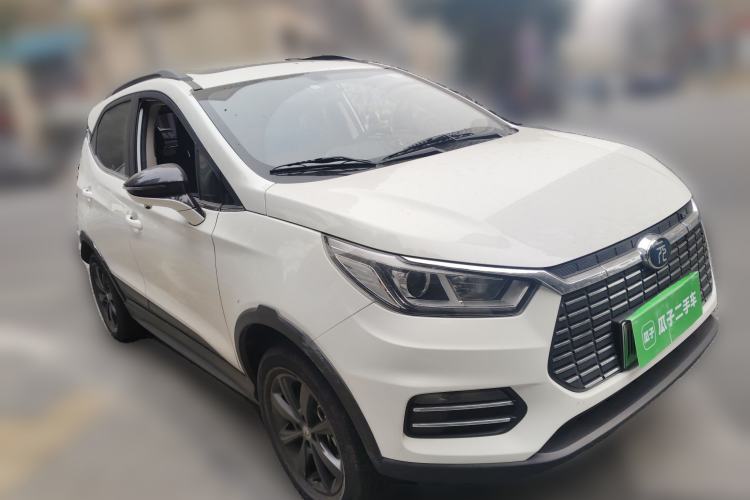 Used BYD Yuan New Energy 2018 EV360 Smart Connect Cool Edition Front Right 45 Deg