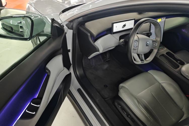 Used Nio ET5 2022 75 kWh Driver Seat