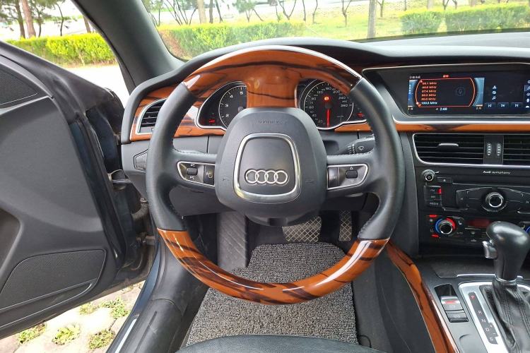 Used Audi A5 2010 2.0TFSI Cabriolet Steering Wheel