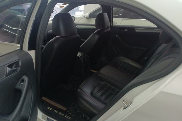 Used Volkswagen Sagitar 2013 2.0 TSI GLI Interior 4