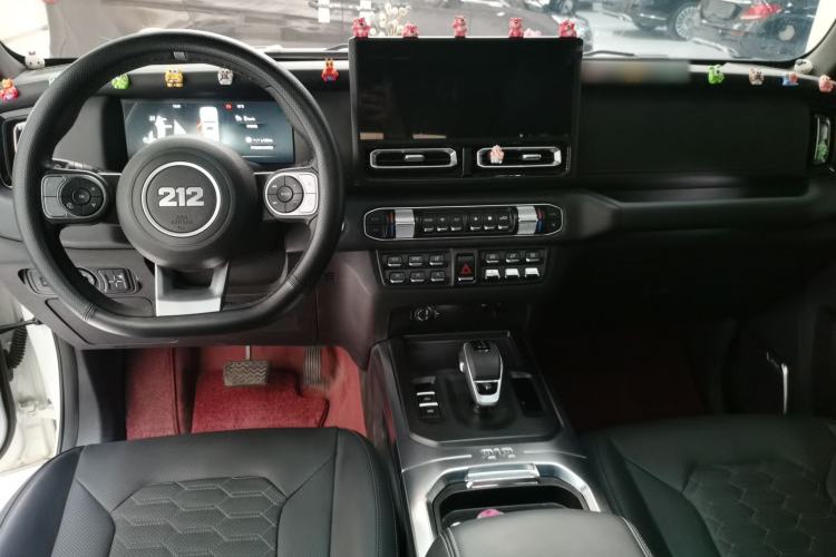 Used 212 T01 2024 2.0T Mechanic
