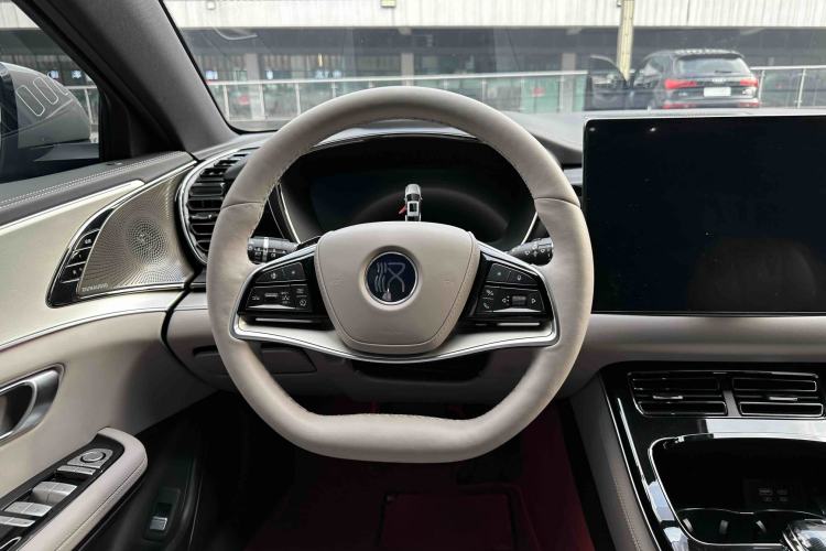 Used BYD Han 2025 EV Intelligent Driving Version 701KM Prestige Model
