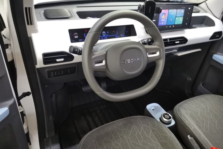 Used Geely Galaxy Panda 2025 210 km – Yuanqi Bear Center Console