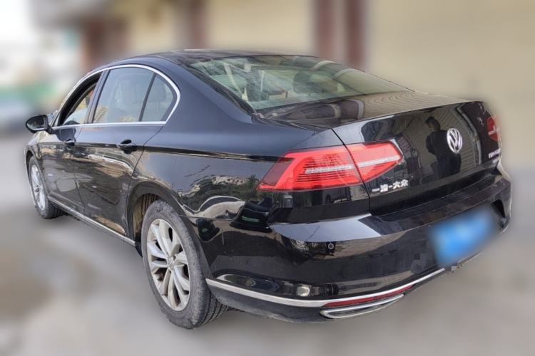 Used Volkswagen Magotan 2017 330TSI DSG Luxury Model Rear Left 45 Deg