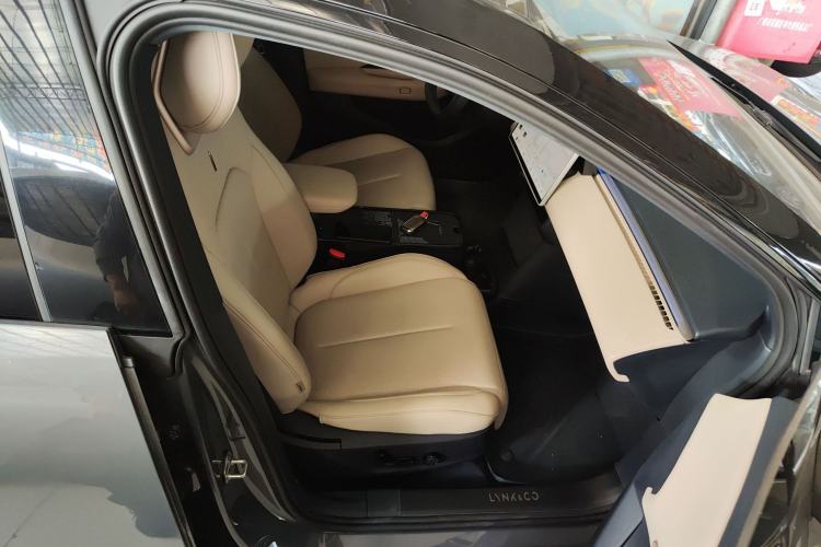 Used Lynk & Co Z20 2025 530 km Range Rear-Wheel Drive Max
