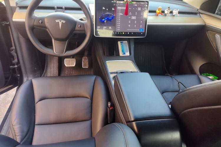 Used Tesla Model Y 2022 Long-Range All-Wheel-Drive Version
