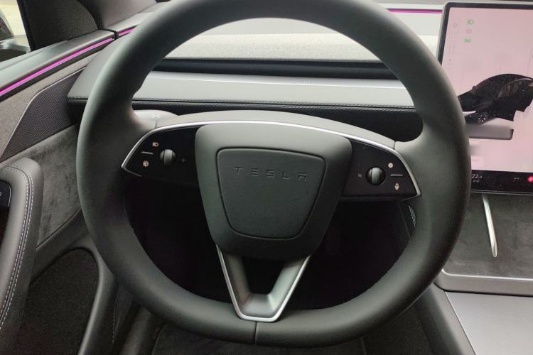 Used Tesla Model Y L 2025 Model Long-Range All-Wheel-Drive Version
