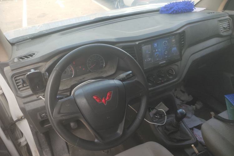 Used Wuling Hongguang V 2021 1.5L Jingqu Edition Enclosed-Window Vehicle LAR