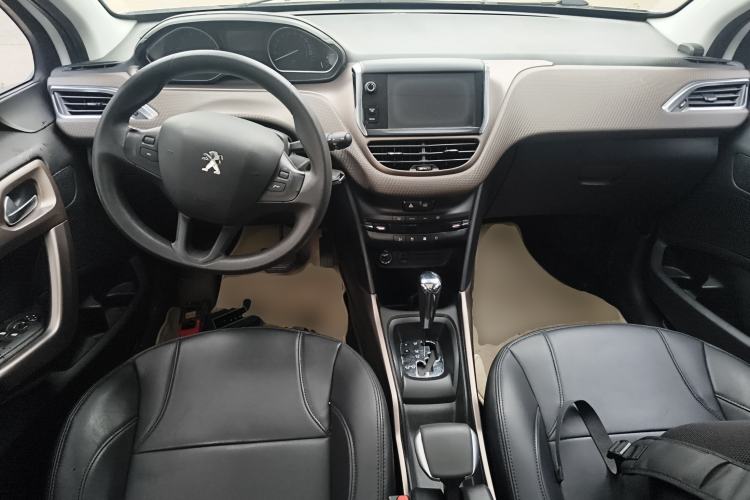 Used Peugeot 2008 2014 1.6L Automatic Fashion Edition Center Console