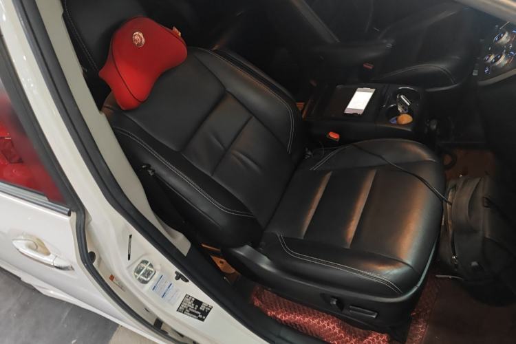 Used Toyota Sienna 2019 3.5L Two-Wheel Drive LE Trim 7 Seats U.S. Specification
