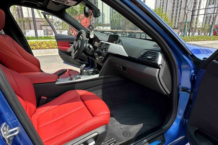 Used BMW 3 Series 2017 330i M Sport Edition Interior 7