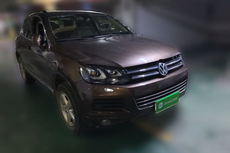 Used Volkswagen Touareg 2011 3.0 TSI Comfort Version Front Right 45 Deg