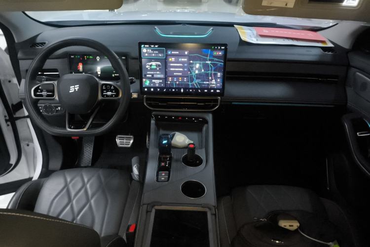 Used JETOUR X90 C-DM 2025 Elite Edition 7-Seater Center Console