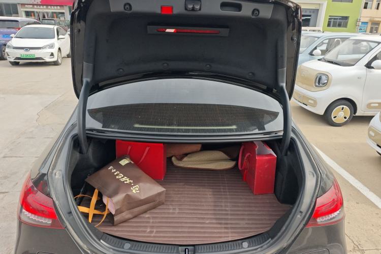 Used Mercedes-Benz E-Class New Energy 2022 Facelift E 350 e L Plug-in Hybrid Sedan Trunk