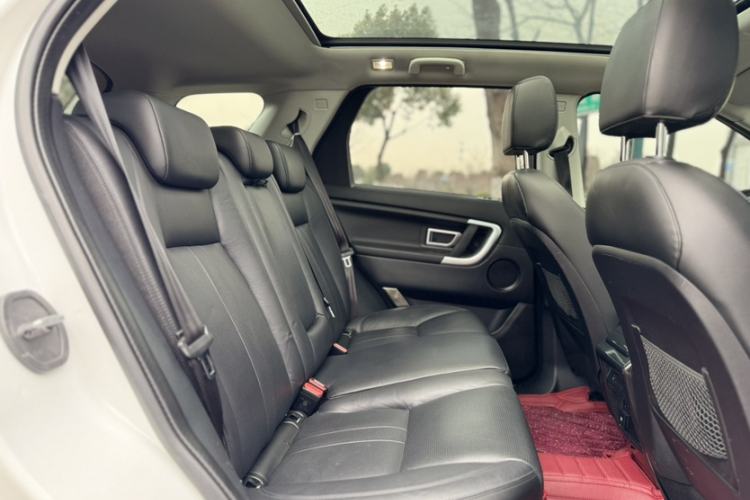 Used Land Rover Discovery Sport 2019 240 PS SE Version China VI Standard
