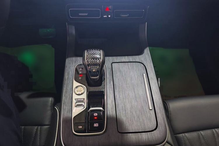 Used GAC Trumpchi GS8 2024 Linghang Series 2.0 TGDI Two-Wheel Drive Luxury Smart Connectivity Version Interior 6