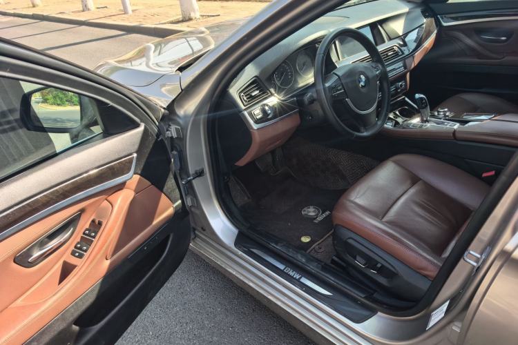 Used BMW 5 Series 2014 525Li Leading Model Interior 2