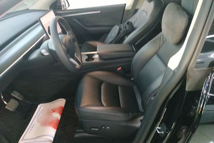 Used Tesla Model Y 2023 Long-Range All-Wheel-Drive Version
