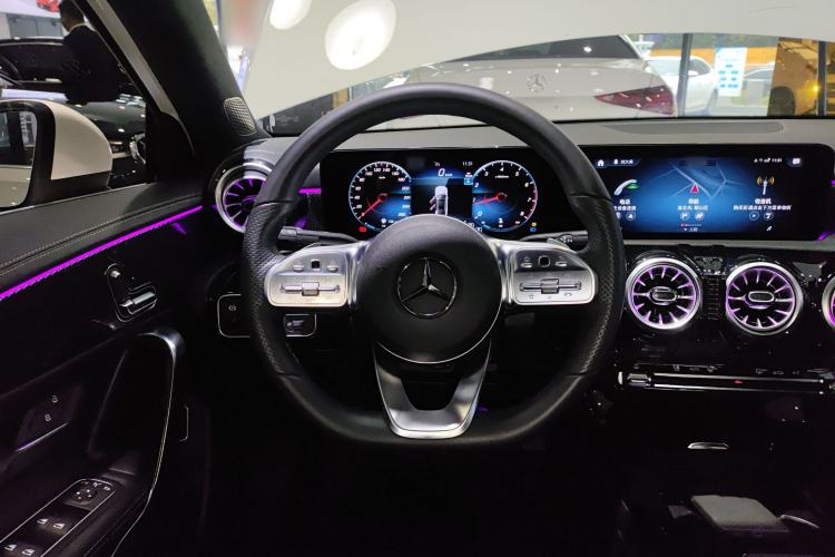 Used Mercedes-Benz A-Class 2022 Revised Version A 200 L Sport Sedan Fashionable Style
